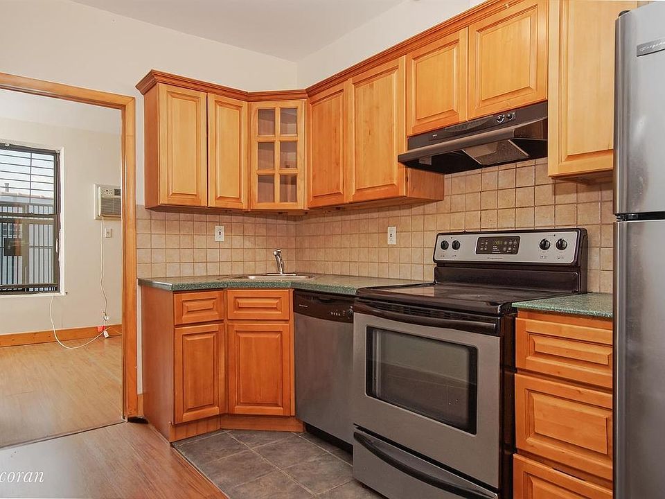 2nd image of 433 Dekalb Ave APT 3R