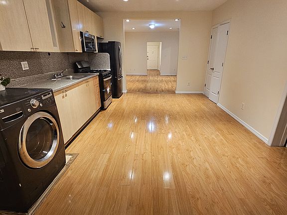 2nd image of 1840 E 14th St APT 4A