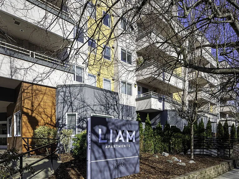 Liam Apartments — Photo 7