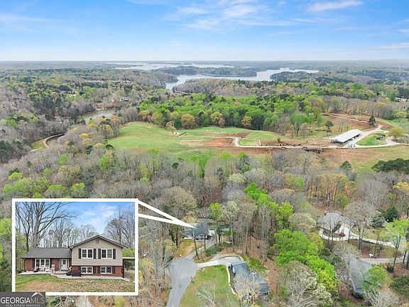 3rd image of 4548 Holiday Heights Dr