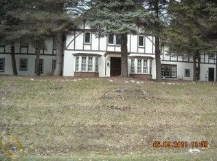 3570 Walbri Dr, Bloomfield Hills, MI 48304