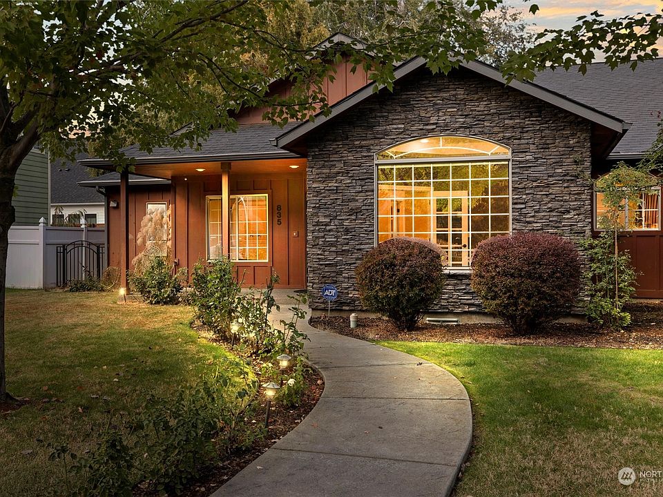 1st image of 835 Wallowa Drive
