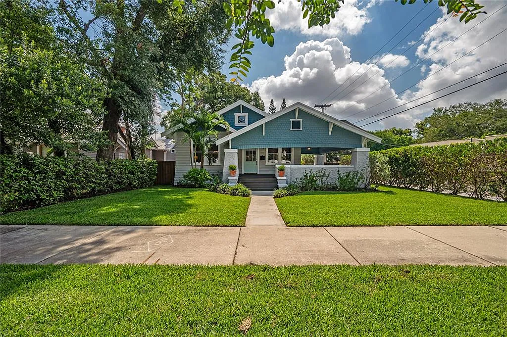 3 bed, 2.0 bath, 2410 sqft, $3,950 — Photo 1