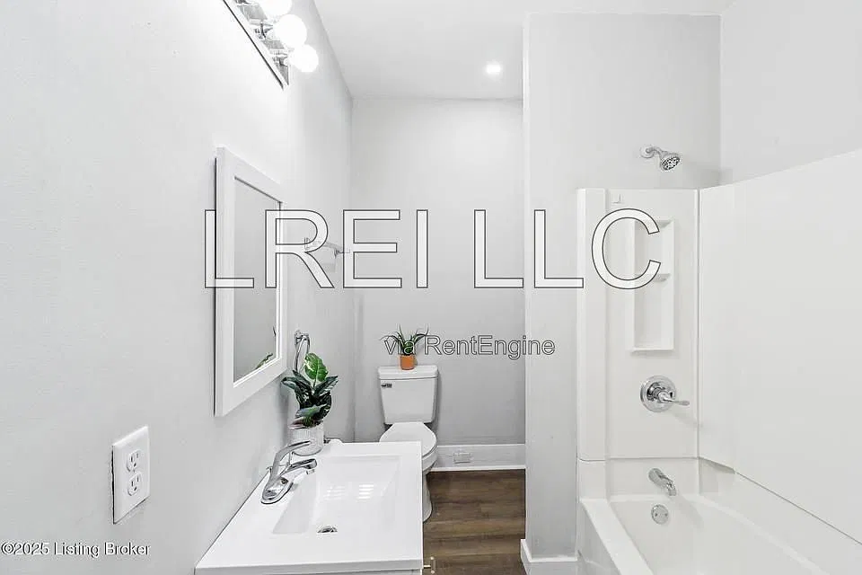 2 bed, 1.0 bath, $1,150 — Photo 4