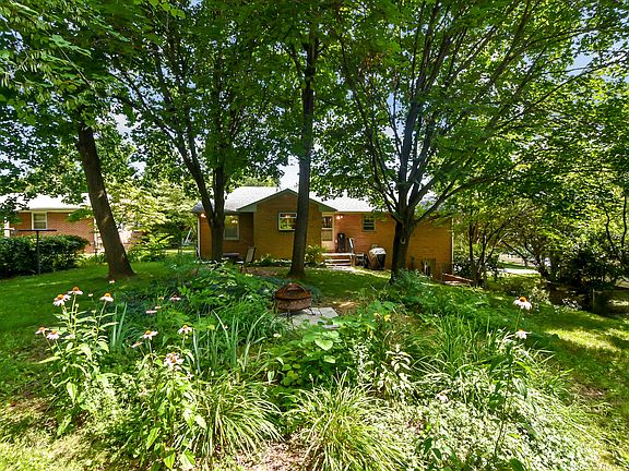 5th image of 212 Stonewall Dr