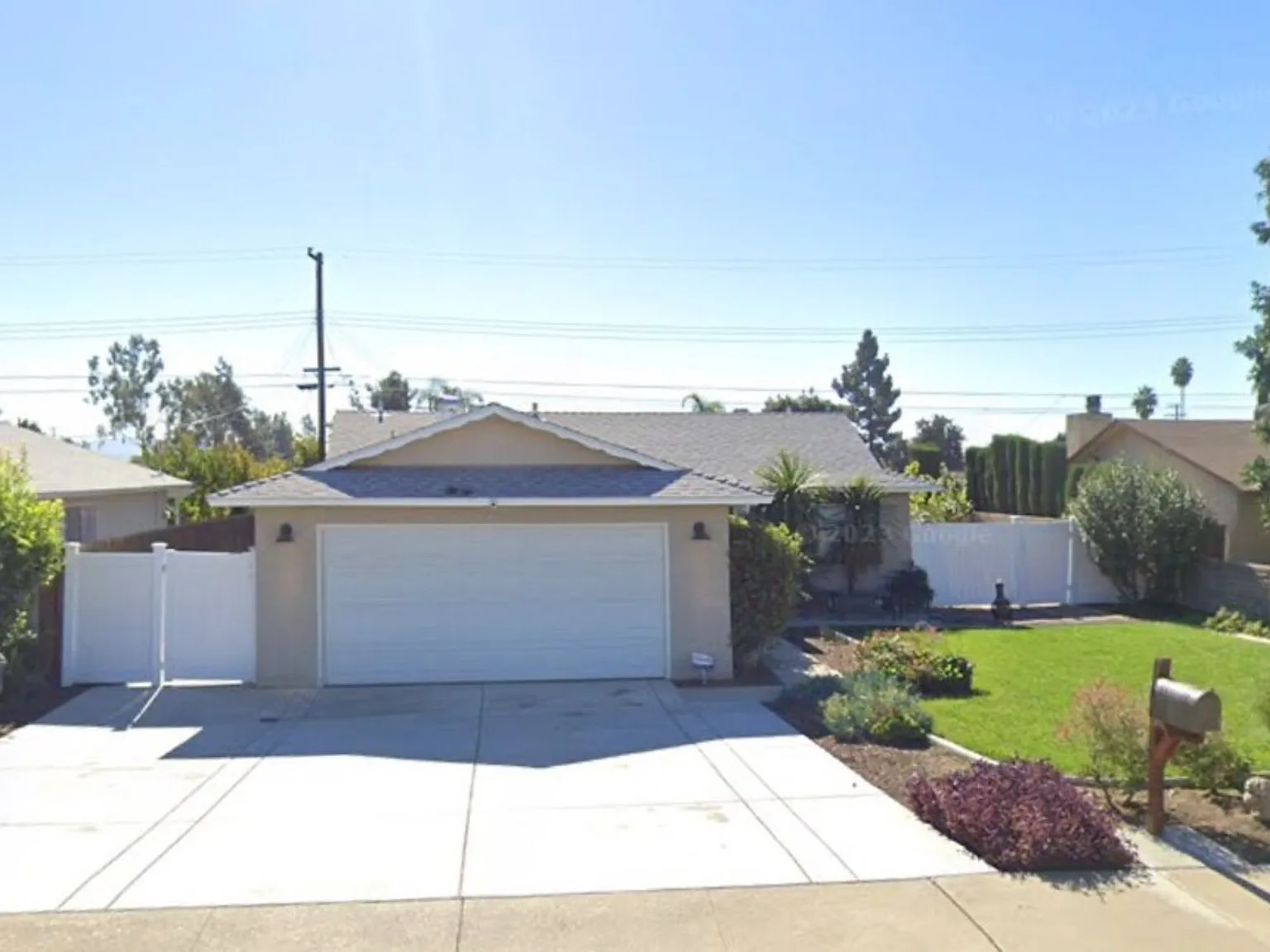 4643 Olive St — Photo 1