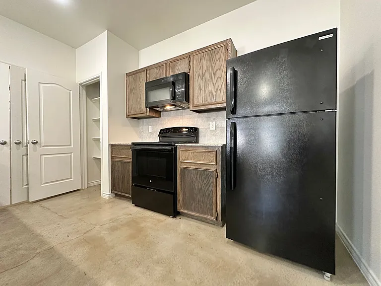 6106 Harriet Tubman Ave — Photo 9