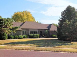 9810 W 104th Ter, Overland Park, KS 66212