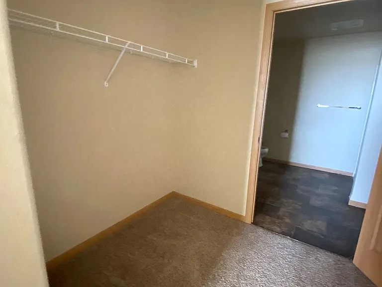 Stanley Apartments — Photo 39
