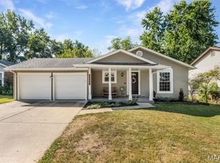11916 Meadowpark Ct, Maryland Heights, MO 63043