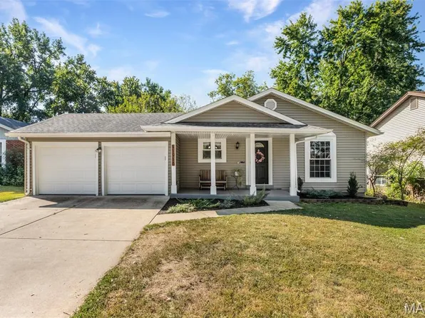 11916 Meadowpark Ct, Maryland Heights, MO 63043