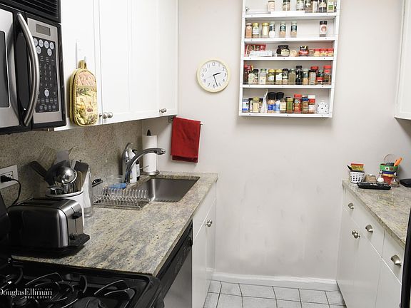 5th image of 392 Central Park W APT 10U