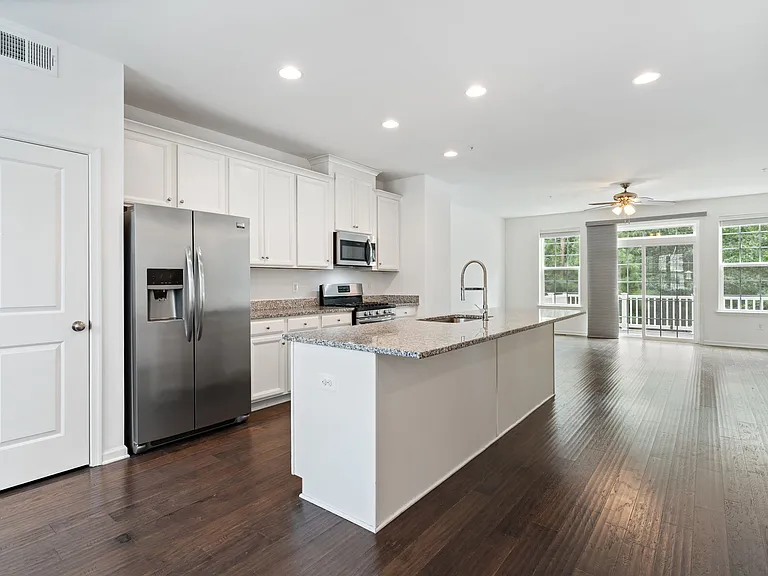 23048 Mountain Laurel Ln — Photo 4