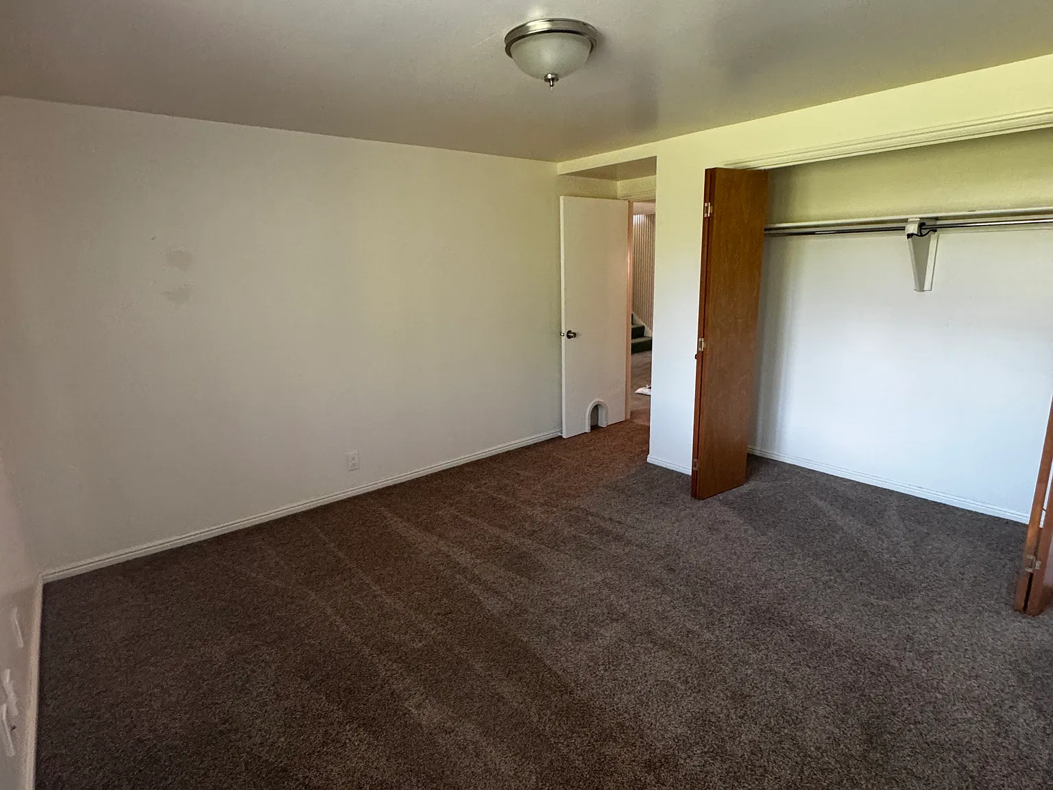 3 bed, 2120 sqft, $800 — Photo 4