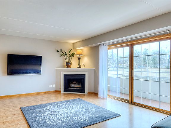 5th image of 10836 S 76th Ave APT 2G