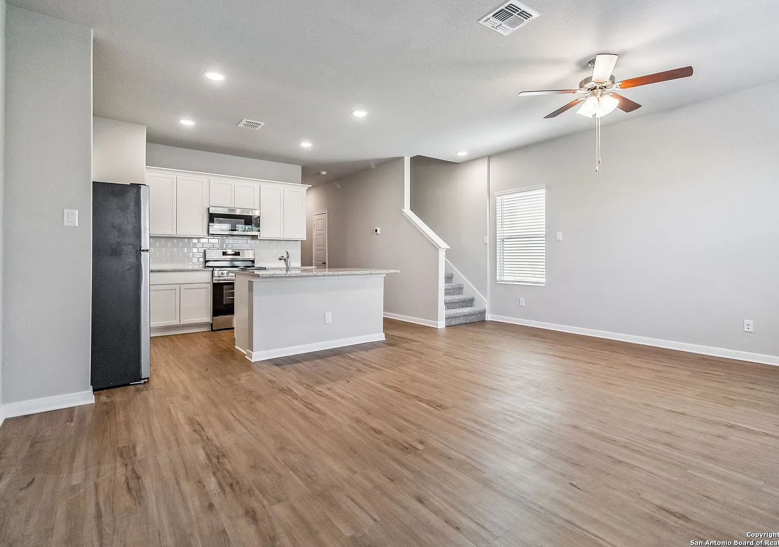 Luxury Townhome in Abbott Run! — Photo 3
