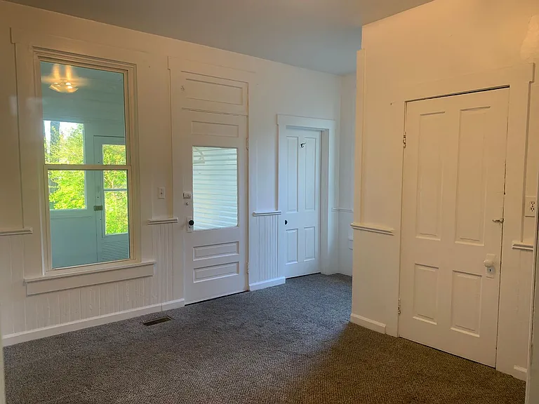 127 W Market St — Photo 27