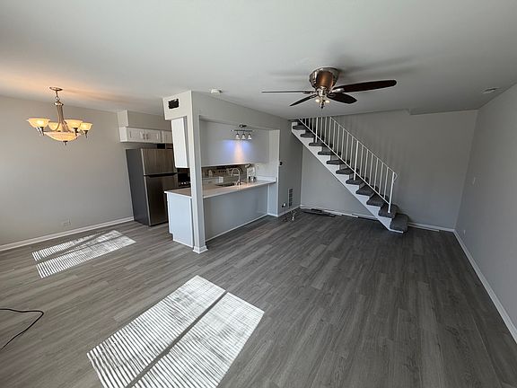 4th image of 1152 Cove Dr #212-B