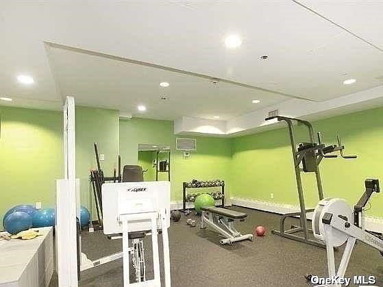 5th image of 25 W Broadway APT 106
