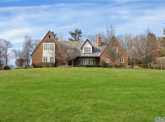 3rd image of 273 Hillcrest Ln