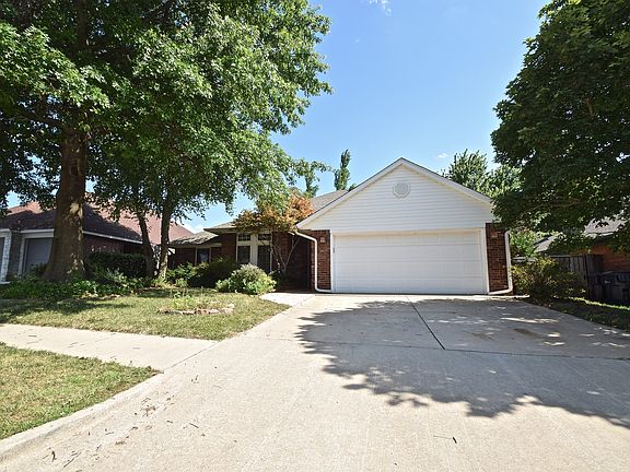 3rd image of 1132 SW 126th St