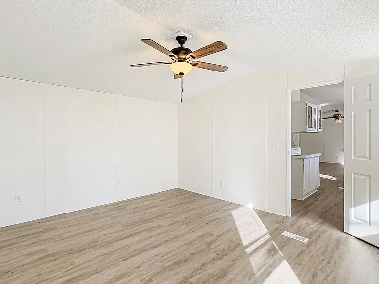 1202 US Highway 190 E #17 — Photo 16