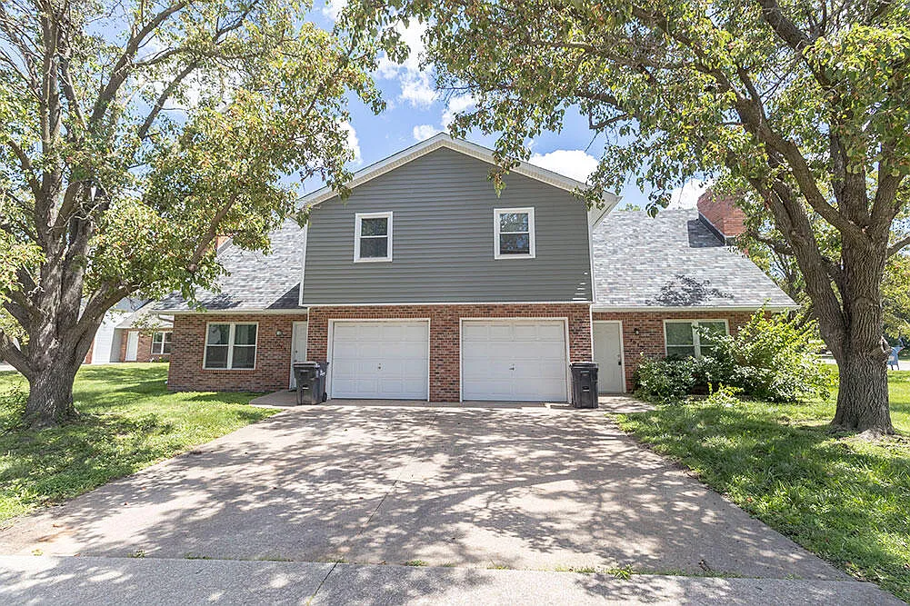 3 bed, 2.5 bath, 1446 sqft, $1,625 — Photo 1