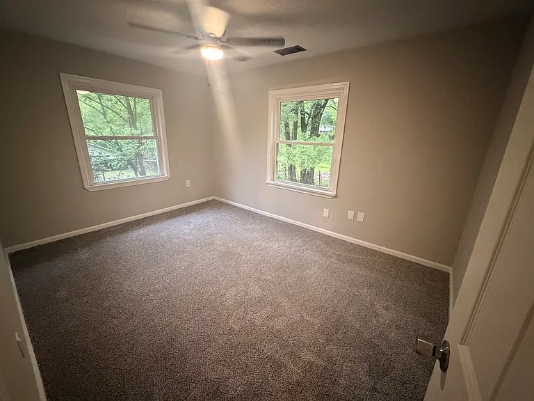 818 Couch — Photo 10