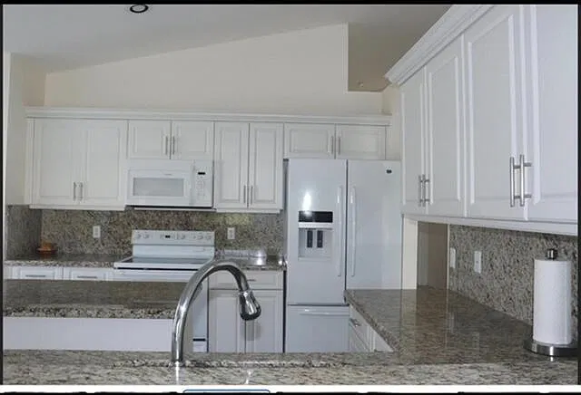 3 bed, 2.0 bath, 1714 sqft, $3,800 — Photo 2