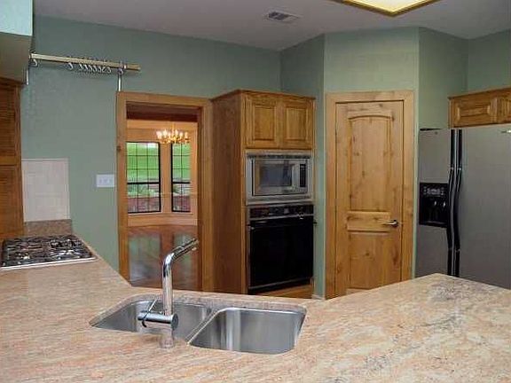 4th image of 805 Westbrook Dr