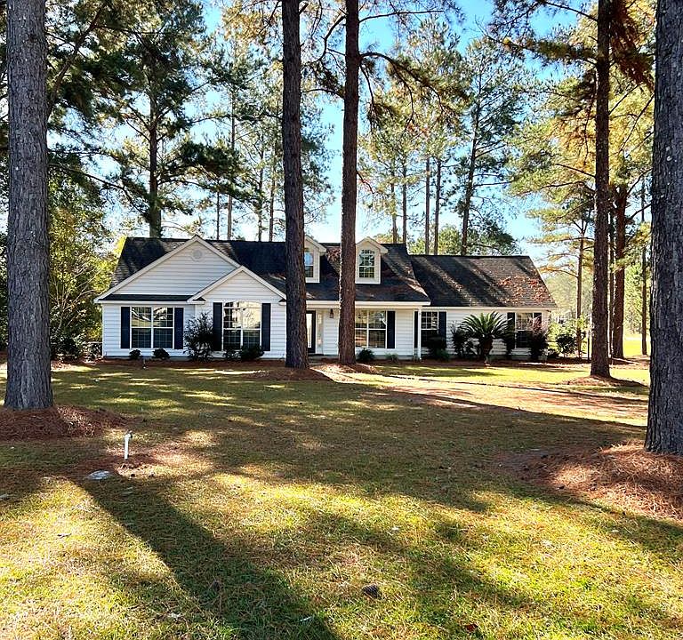 1st image of 18 Ashworth Dr