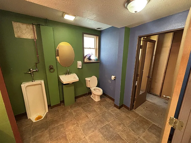 400 Copeland Ave — Photo 6
