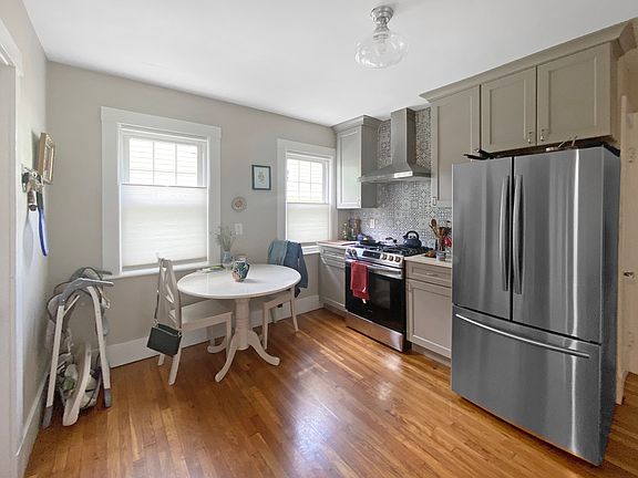 4th image of 159 Forest Hills St #2