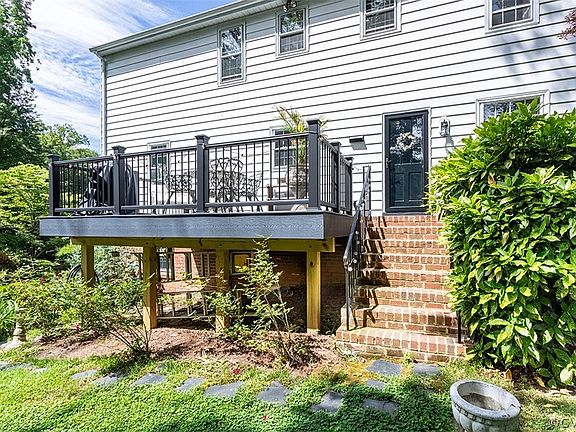 5th image of 1809 Lancashire Dr
