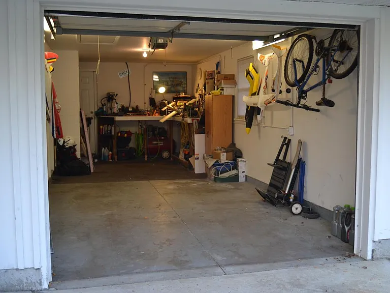 Extended 1-car Garage w/ workshop space