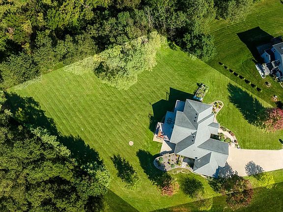 3rd image of 12756 Brentwood Ct
