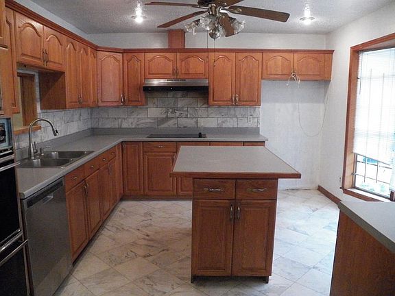 5th image of 7202 Winding Trace Dr