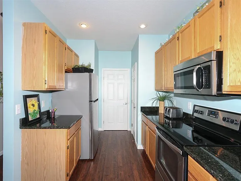 7545 Mansion Cir — Photo 11