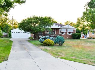 2056 N Doovys St, Avon, OH 44011