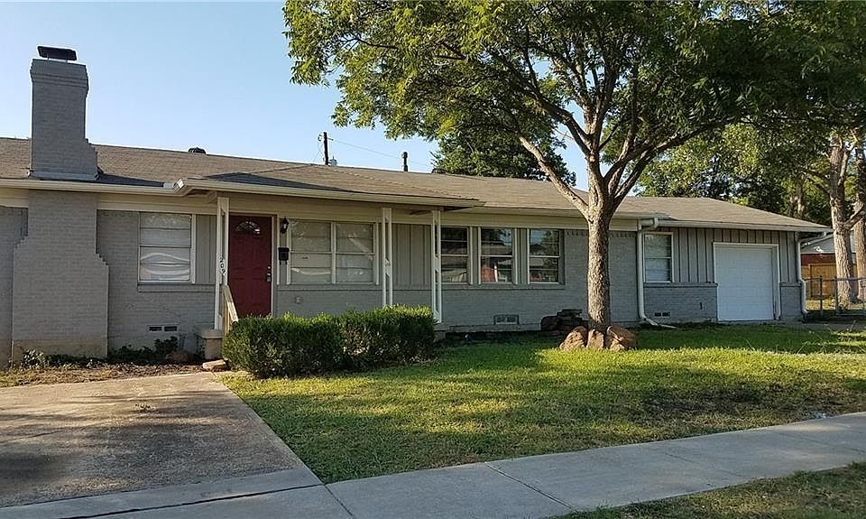 1st image of 209 Carmen Dr