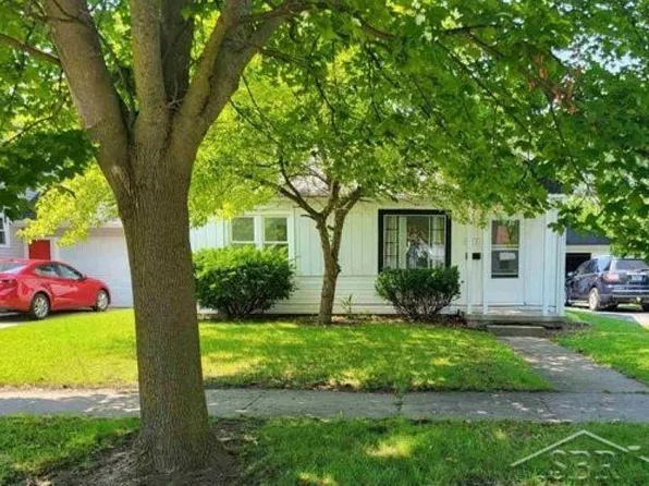 606 Hart St, Essexville, MI 48732