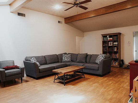 5th image of 2801 Lynbrook Dr