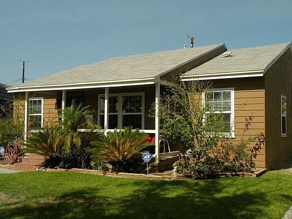 3rd image of 2039 N Evergreen St