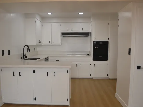 The Huntington Sunset, 1100 W Huntington Dr APT 8, Arcadia, CA 91007