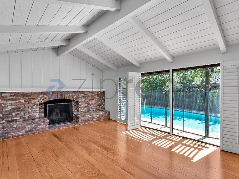 617 Hove Ct — Photo 18