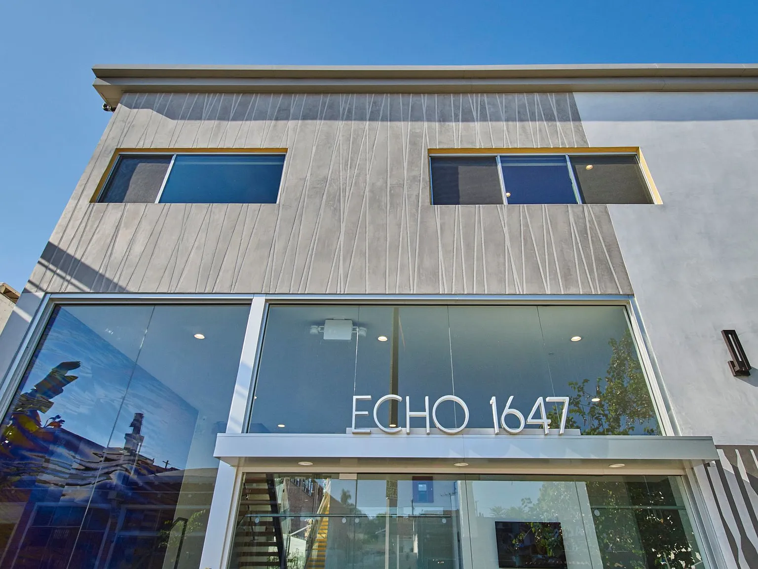Echo Designer Loft Apartments — Photo 2