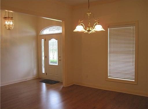 3rd image of 2407 Stoneybrook St