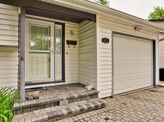 2nd image of 425 N Idlewild Ave