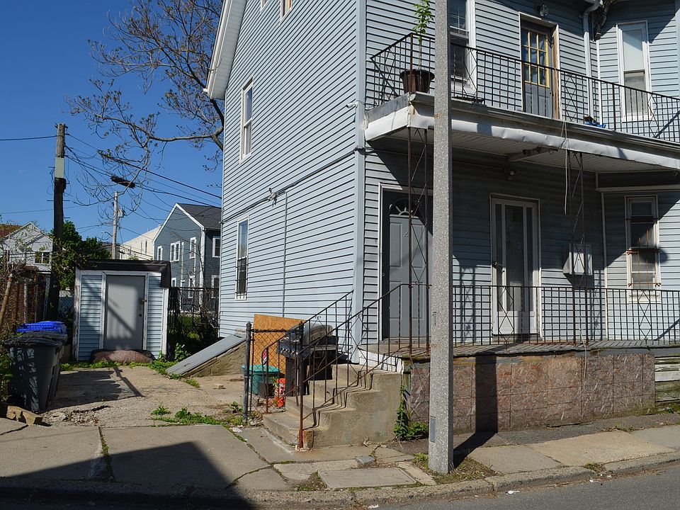 2nd image of 24 Howard Pl