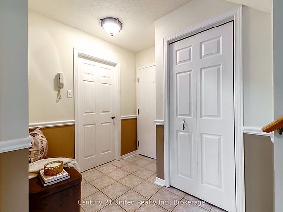 3rd image of 36 Champlain Cres #15